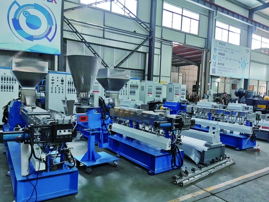 CE PVC PP PE Granulazione di plastica riciclata Co-rotante Twin Screw Extruder con 315kW